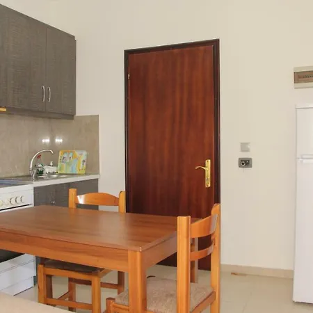 Vila 34 *