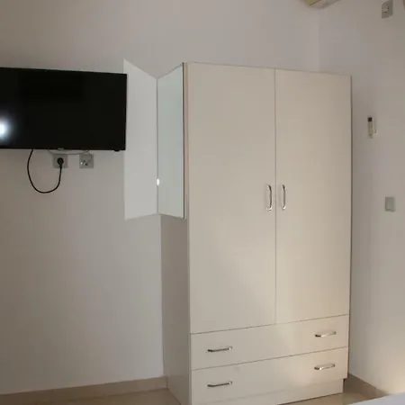 Vila 34 公寓 Sarandë