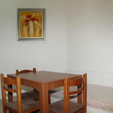 Vila 34 * Sarandë